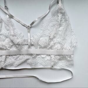 Saint Genies White Lace Cutout Bra